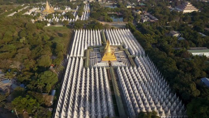 kuthodaw pagoda mandalay myanmar