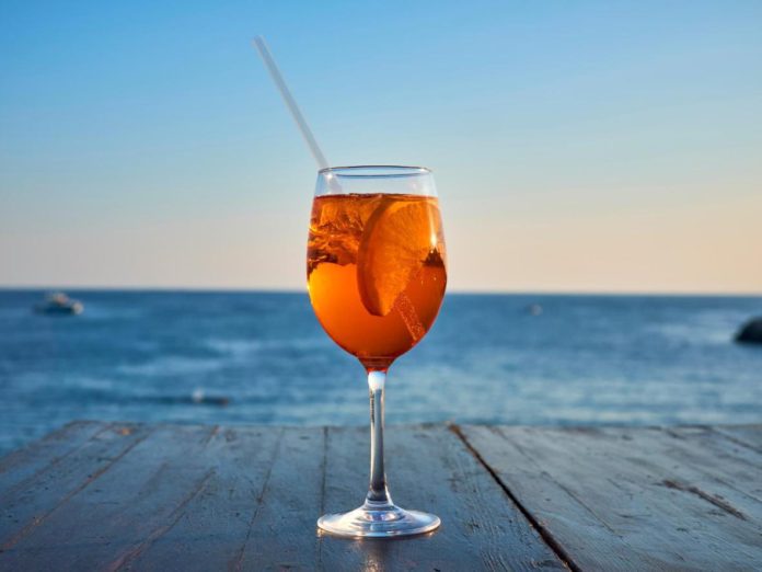 relax drink phi phi