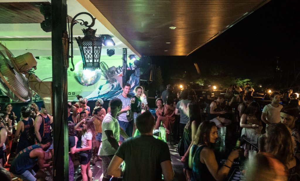 Balcony Party Hostel Beachfront Ao Nang