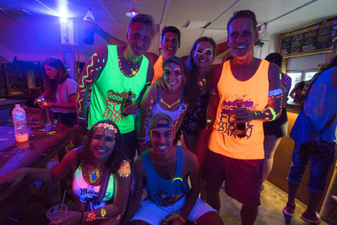 goodtime beach backpackers hostel koh phangan