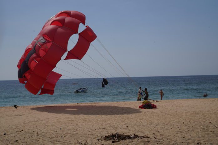 karon beach parasailing