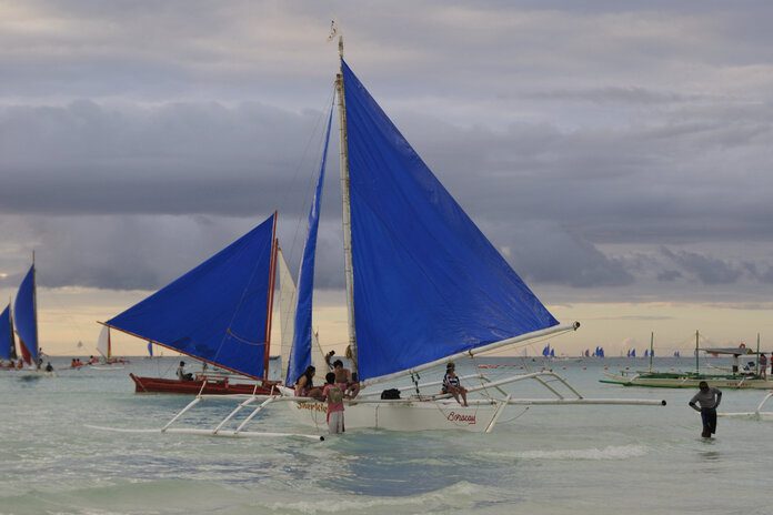 Paraw Boat yacht in boracay