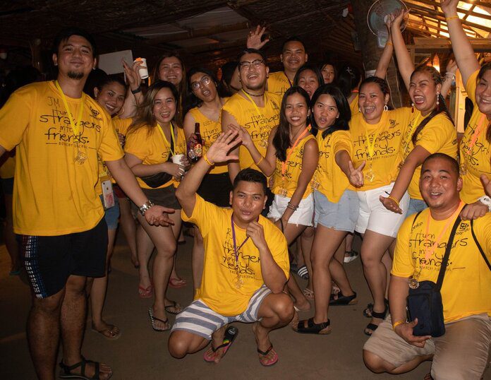 boracay pub crawl