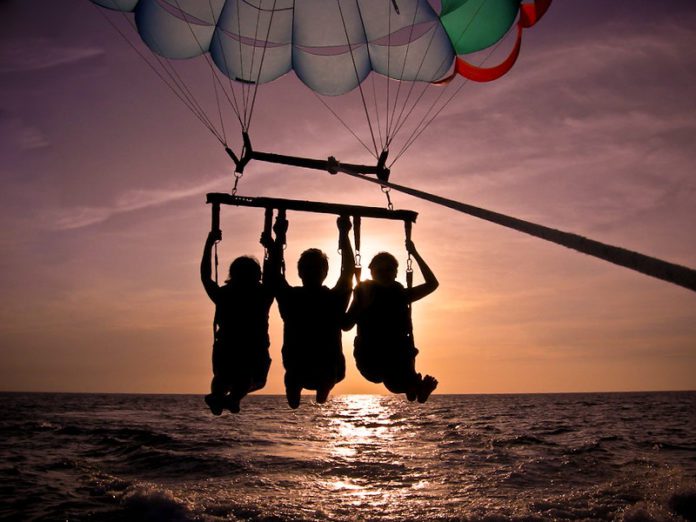 parasail boracay philippines