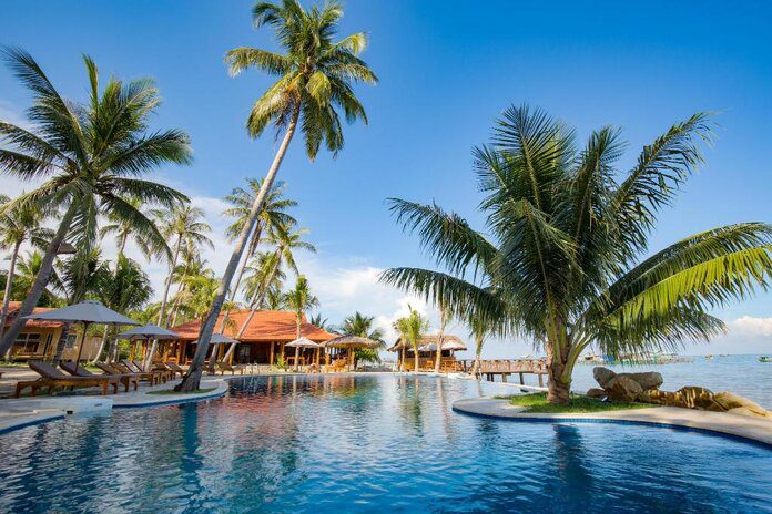 Mango’s Beachfront Resort Hotel 