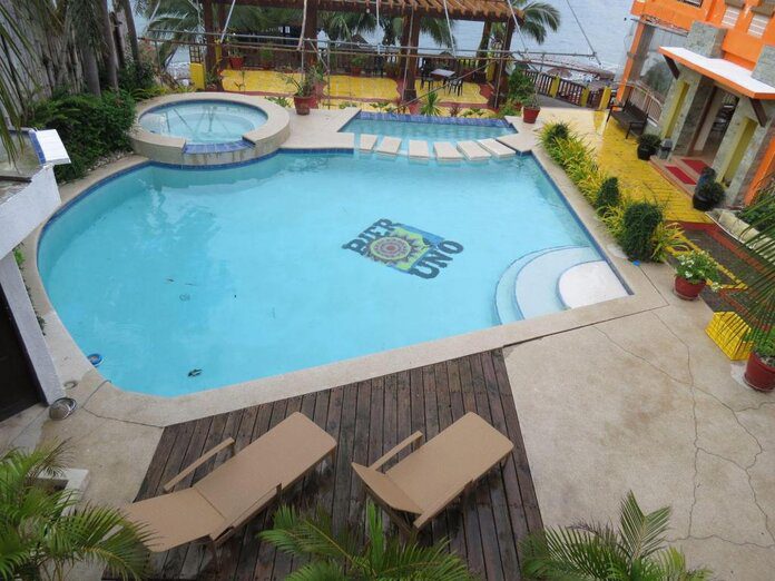 Pier Uno Dive Resort anilao