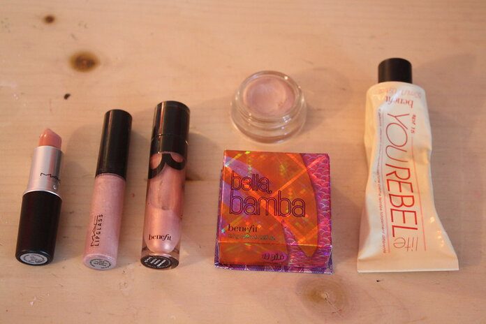 preparing makeup for plane