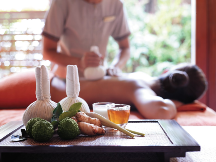 Deep tissue oil massage and aromatherapy massage are the signature of the Chi spa in Chiang Mai